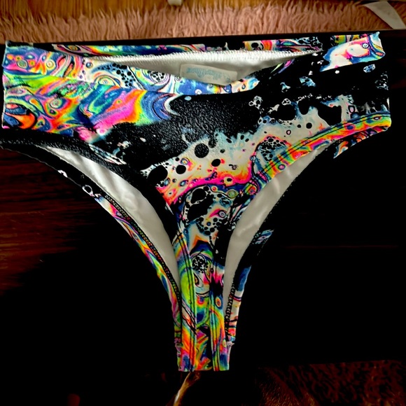 I Heart Raves Liquid Acid Thong Bottoms - Picture 3 of 3